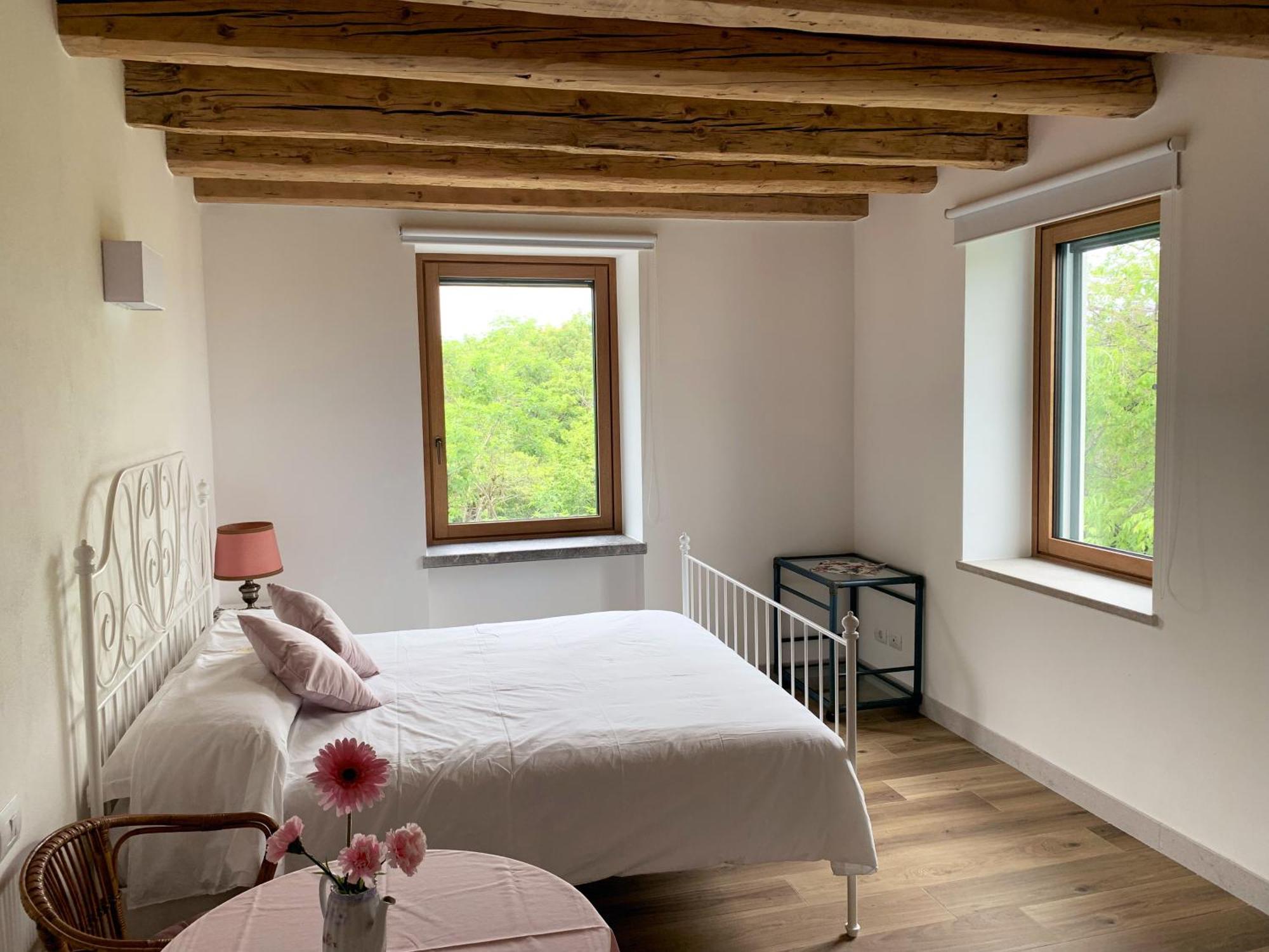 Agriturismo Ai Tre Sentieri Appartement Aurisina Kamer foto