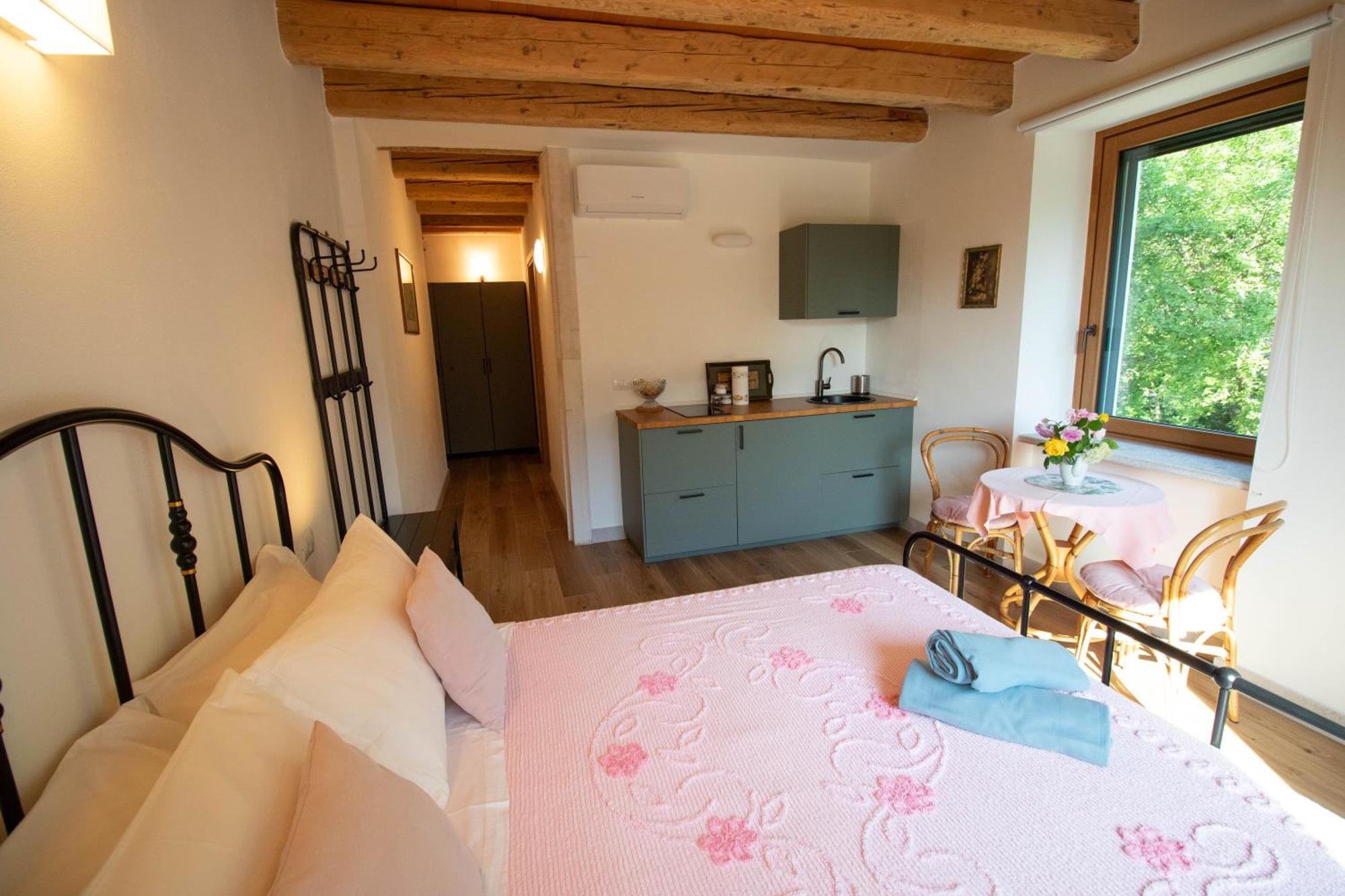 Agriturismo Ai Tre Sentieri Appartement Aurisina Kamer foto